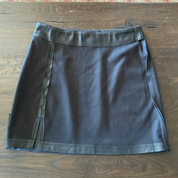 TopShop Faux Black Leather Spilt Detail Mini Skirt - Picture 9 of 10